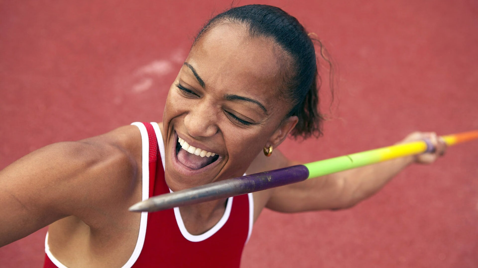 “世界游泳锦标赛:新加坡泳池见证泳者极限冲刺”